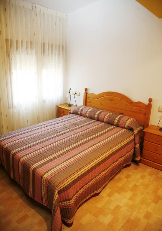 Hostal Cuatro Esquinas Ejea De Los Caballeros Room photo