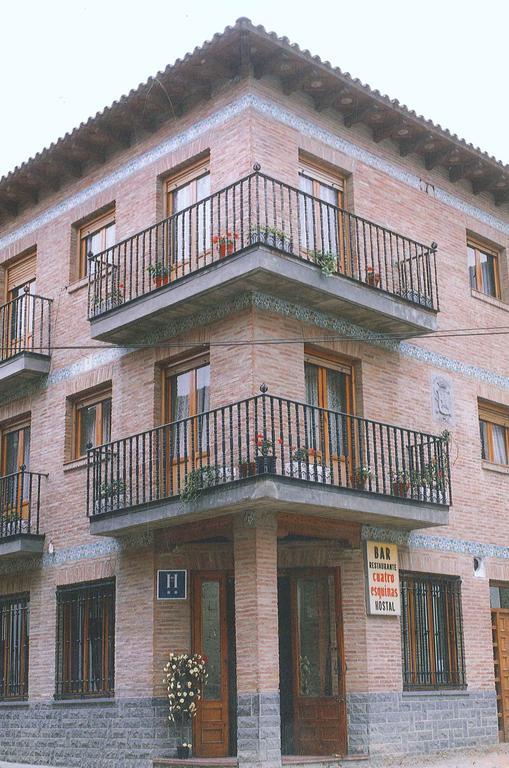 Hostal Cuatro Esquinas Ejea De Los Caballeros Room photo
